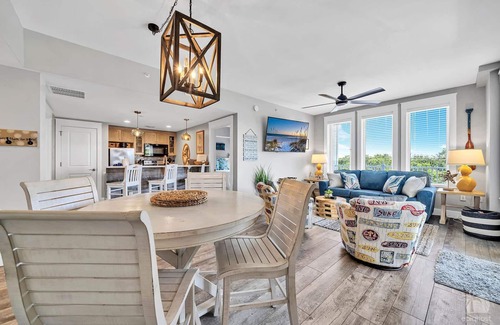 Baytowne Wharf Condo | BaytowneBreeze-Sandestin® Baytowne Wharf 2BR/2BA