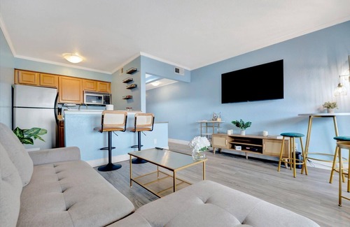 Rocky Point Condo | Bayview Balcony, Heated Pool, Bar/Grill