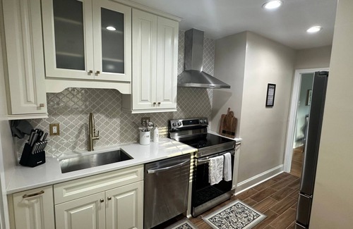 Terry Sanford House | Bayview Bungalow-Cozy Stay Near Downtown