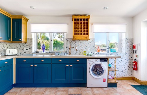 Polzeath Cottage | BAYWATCH SANDS, pet friendly, country holiday cottage in Polzeath