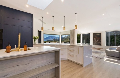 Closeburn Villa | Baywaters Retreat by Sotheby's Luxury Rental Homes