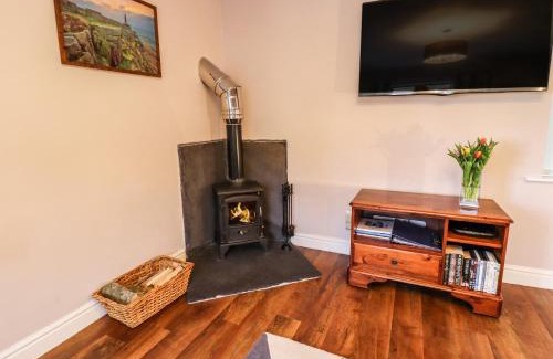 Sutton-in-Craven House | Baywood Cottage