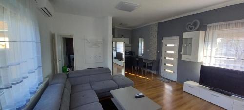 Szecseny Apartment | BE-LE-VALÓ APARTMAN