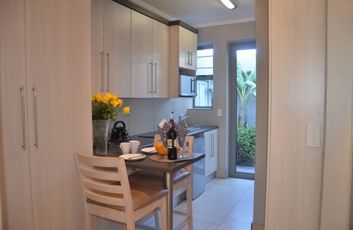 Vineta Apartment | Be Still Self-Catering Apartments First Floor unit 7
