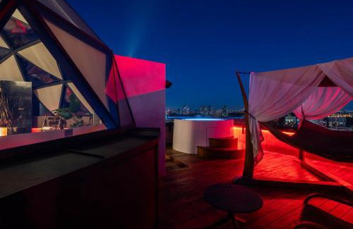 Svyatoshyns'kyi District Apartment | Be The One Hotel