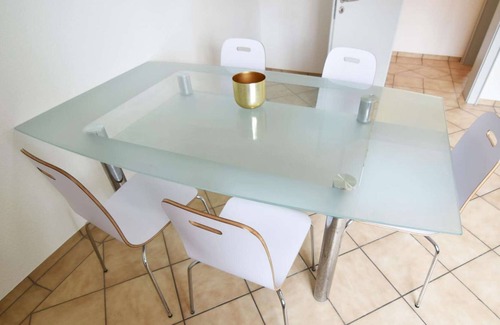 Bedburg-Hau Apartment | BE05 Fully equipped 3-bedroom accommodation in Bedburg-Hau