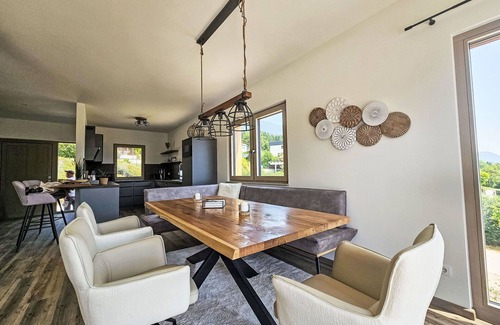 Bodensdorf House | Beautiful apartment in villa for 6 people with WIFI, TV, terrace, pets allowed and parking