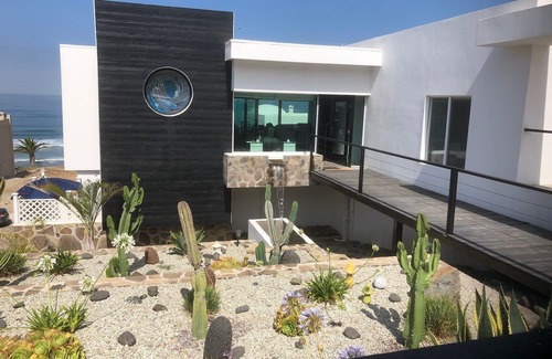 La Fonda House | Beach Access! 4 Bedroom 3 Bath Modern Beach Home
