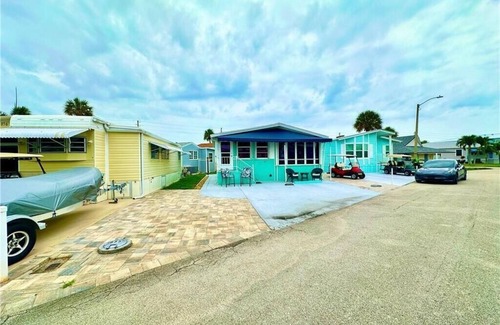 Nettles Island House | Beach Access cozy 2b 1ba beach house on Nettles Island