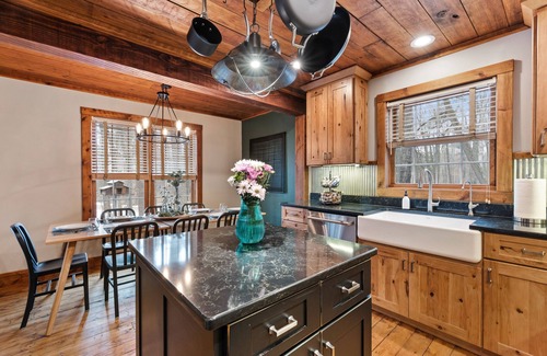Oostburg Cabin | Beach Access near Kohler-Andrae