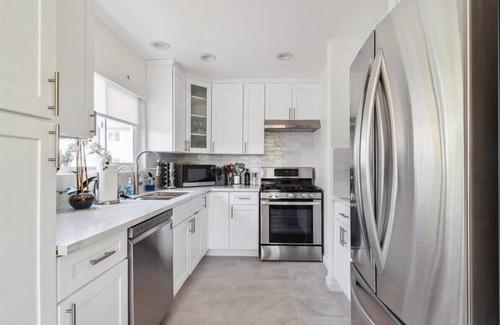 Marina Peninsula House | Beach as your Doorstep | Ocean view, BBQ, Parking