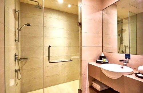 Pasir Ris Hotel | Beach Bay@ Attractions Packed Beach Resort 4 beds