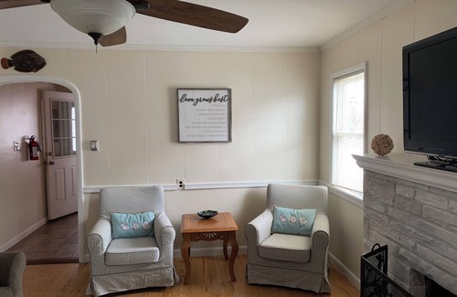 Beach Haven Terrace House | Beach Bungalow in Beach Haven Terrace - Perfect Location!