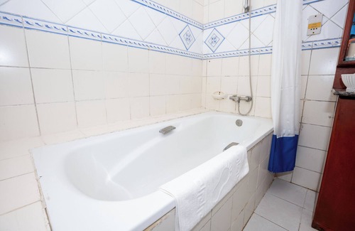 Mikocheni Hotel | Beach comber hotel and aprtments