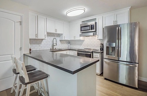 Eastside Santa Cruz Condo | Beach Condo Retreat Walk to Award-Winning Beaches!