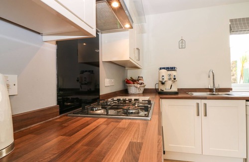 Kinghorn Cottage | BEACH COTTAGE, family friendly, country holiday cottage in Kinghorn