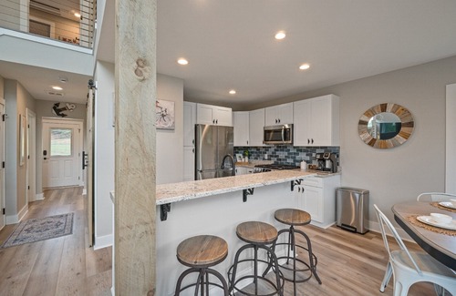 Rhodhiss Cottage | Beach cottage on the Catawba River with lots of outdoor space!
