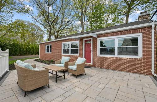 Niantic House | Beach Cottage!