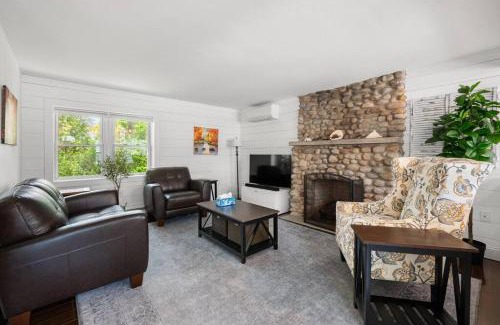 Niantic House | Beach Cottage!