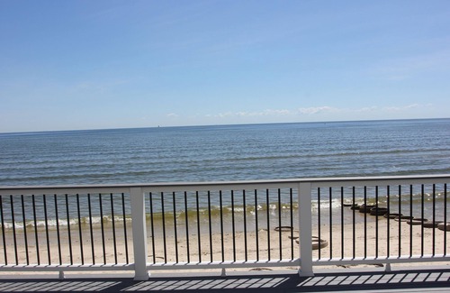 Point Lookout House | Beach Cottage With A Spectacular View ~ Your Own Private Beach ~ Includes Kayaks
