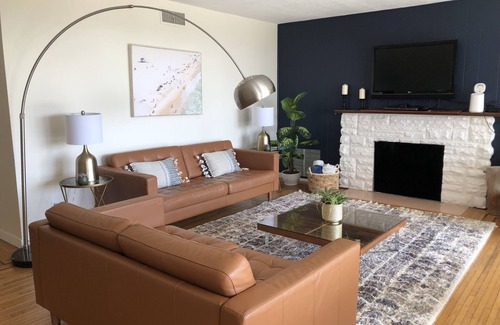 White Rock Cottage | Beach Cottage with hot tub
