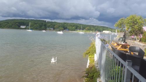 Lawrenny Villa | Beach Cottage, with stunning views