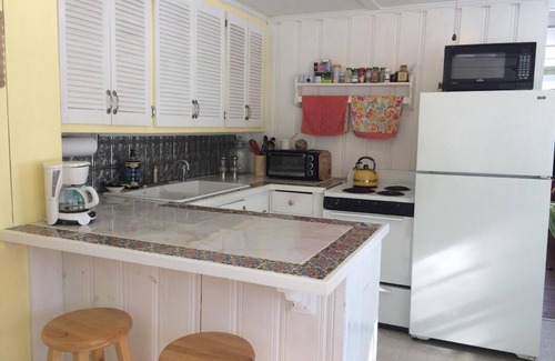 Kennebunk Cottage | Beach Cottage within walking distance to shops and restaurants, 2 miles to beach