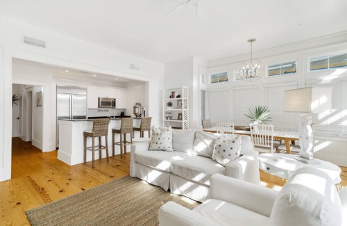 Beach District Condo | Beach days made better under the brim at Beach Hat/Gulf Views/2 Bikes