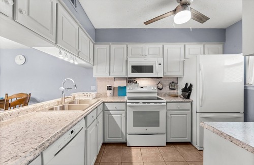 Silver Sands Condo | Beach Escape 8015-Sleeps 7