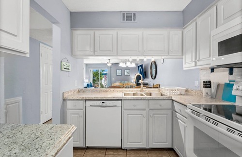 Silver Sands Condo | Beach Escape 8015-Sleeps 7