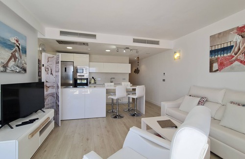 Fuengirola Apartment | Beach Front, 50m2 Terrace, Attic Apartment - Unique Modern Fuengirola - 8 sleeps