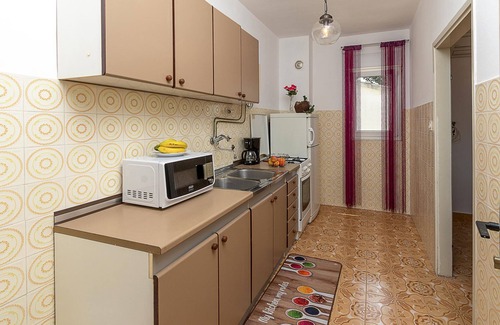 Vintijan Apartment | Beach front apartment in Pula with WiFi