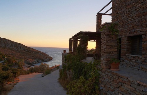 Pisses Apartment | Beach Front Apartment - Vacation next to a secluded beach