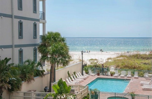 Belle Vista Condo | BEACH FRONT CONDO on the sugary sands of the Gulf of Mexico.