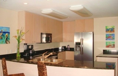 Biloxi Condo | BEACH FRONT CONDO JUST STEPS FROM THE POOL AND BEACH! NEW 195 NIGHTLY RATE.