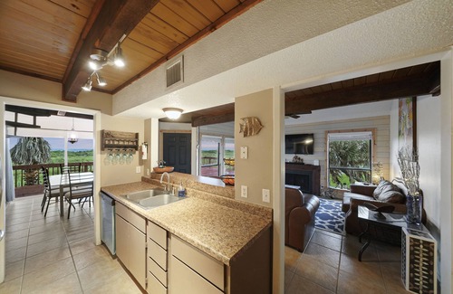 Matagorda Condo | Beach front Getaway with Amazing Views