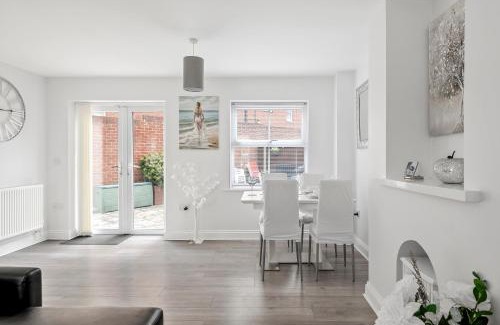 Walton on the Naze House | Beach Front House
