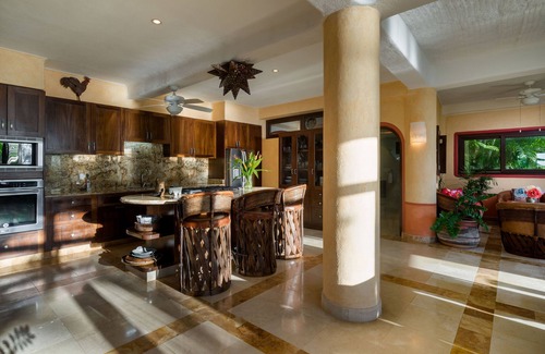 Litibu House | Beach Front House - Sunset Views. Best location on Litibu!