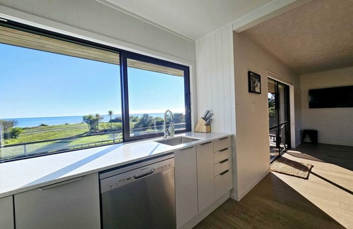 Clifton House | BEACH FRONT - Sunflower Beach House Pohara