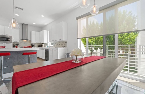 Pompano Beach House | Beach Getaway | 4BR w/Balconies | Steps from Sand