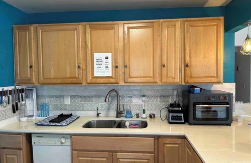 Southwest House | Beach-Glam Abode in Central WPB location, sparkling clean!