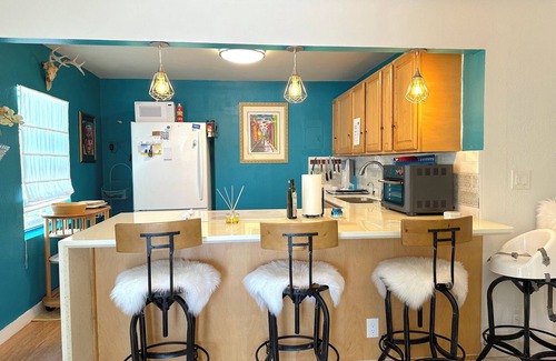 Southwest House | Beach-Glam Abode in Central WPB location, sparkling clean!