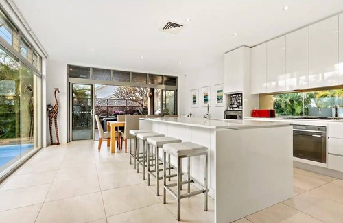 Cooks Hill House | Beach holiday retreat