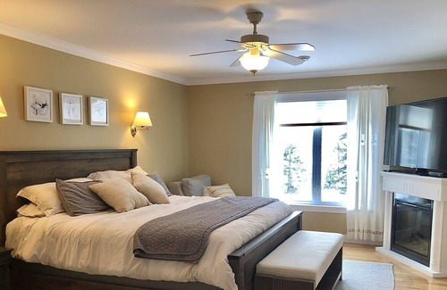 Deer Lake House | Beach Home Getaway - Your Private Beach Retreat!