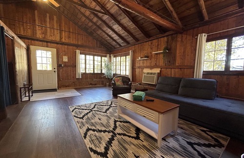 Applegate Cabin | Beach, hot tub, 3BDRM