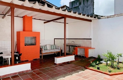 Jardim Centenario House | BEACH HOUSE 1 Guarujá Beach House 180 meters from the Sea