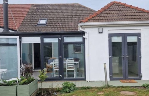 Mablethorpe House | Beach house 200m to beach.Stylish, Modern Sleeps 6. Suit Summer or Winter break