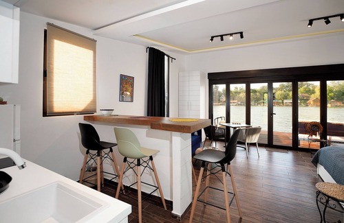 Cukarica Boat Rental | Beach House Belgrade