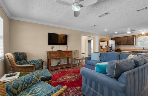 Laurel Hill House | Beach House Blue 4/2 Home Beach on a Budget
