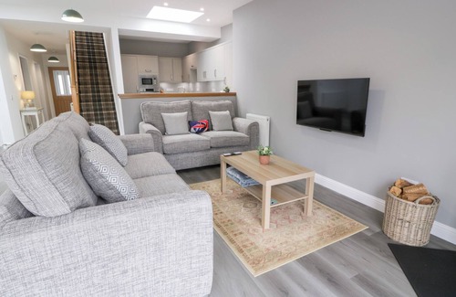 Stranraer Cottage | BEACH HOUSE, family friendly, country holiday cottage in Stranraer